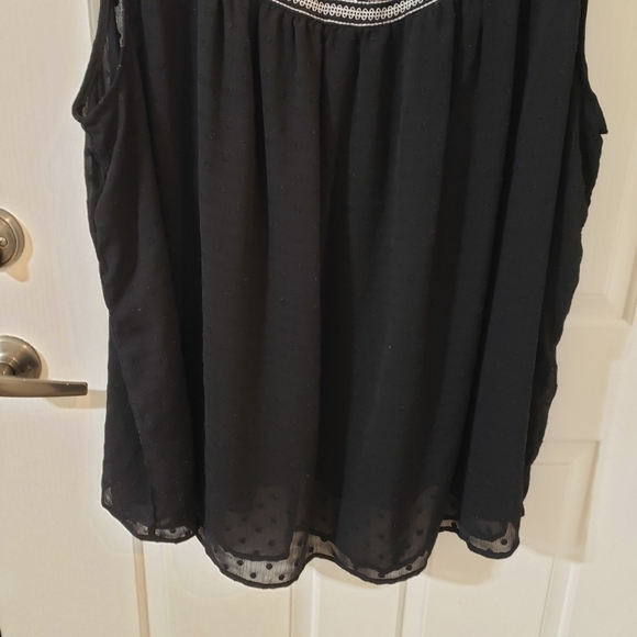 Torrid Black Embroidered Sleeveless Top Size 4 - Picture 4 of 8